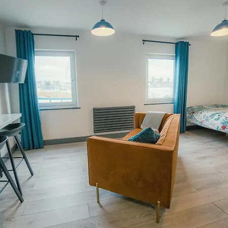 Torpoint Pod - Free Parking Apartment Exterior photo