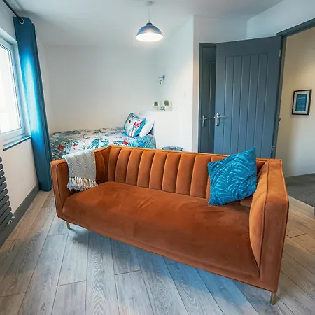 Torpoint Pod - Free Parking Apartment Exterior photo